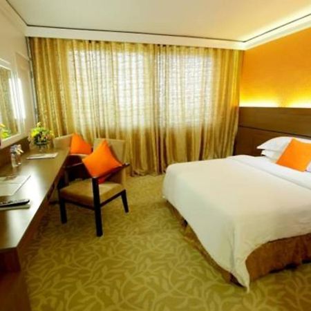 The Royal Mandaya Hotel Davao City Kültér fotó
